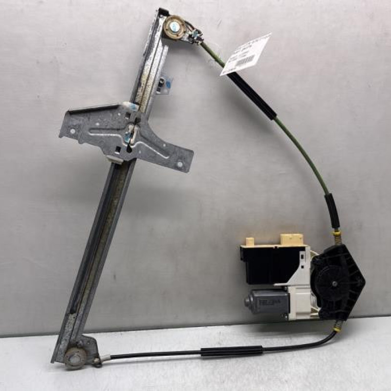 Leve vitre electrique avant gauche PEUGEOT 307 Photo n°1