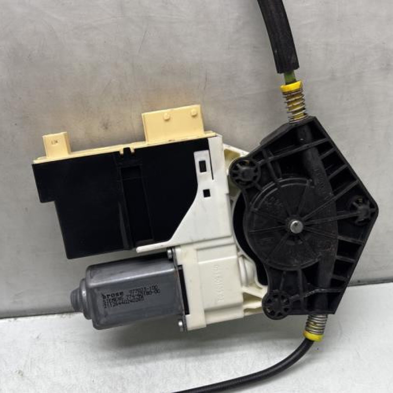 Leve vitre electrique avant gauche PEUGEOT 307 Photo n°3