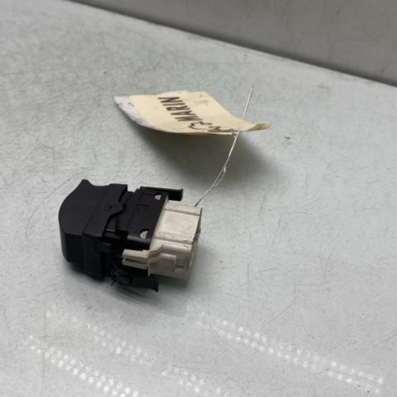 Interrupteur de leve vitre avant gauche RENAULT CLIO 2 CAMPUS Photo n°2