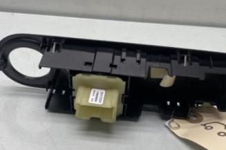 Interrupteur de leve vitre avant gauche RENAULT CLIO 4