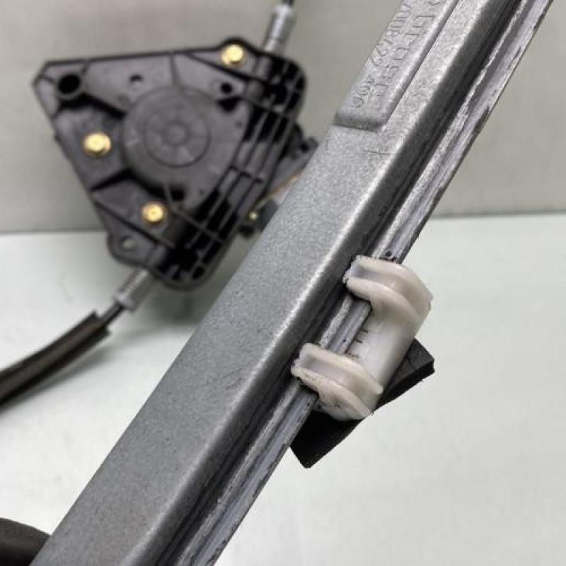 Leve vitre electrique avant droit RENAULT CLIO 2 Photo n°3