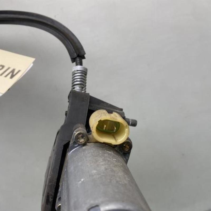 Leve vitre electrique avant droit RENAULT CLIO 2 Photo n°4