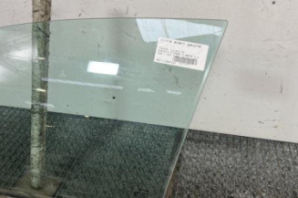 Vitre avant gauche TOYOTA AVENSIS 2