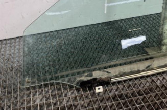 Vitre avant gauche TOYOTA AVENSIS 2