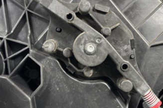 Leve vitre mecanique arriere droit FORD FIESTA 6