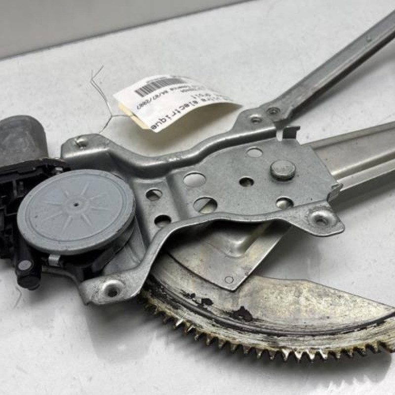 Leve vitre electrique avant droit SUZUKI SWIFT 3 Photo n°2