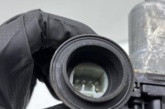 Leve vitre electrique avant droit SUZUKI SWIFT 3