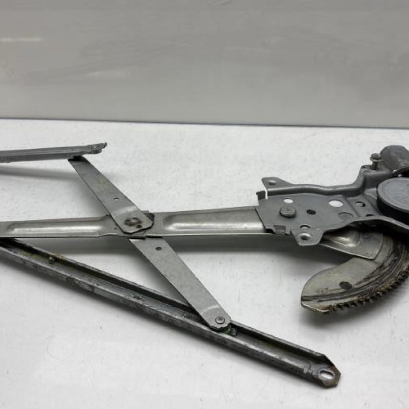 Leve vitre electrique avant gauche SUZUKI SWIFT 3 Photo n°1