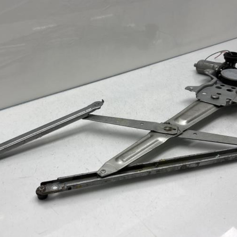 Leve vitre electrique avant gauche SUZUKI SWIFT 3 Photo n°3