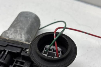 Leve vitre electrique avant gauche SUZUKI SWIFT 3