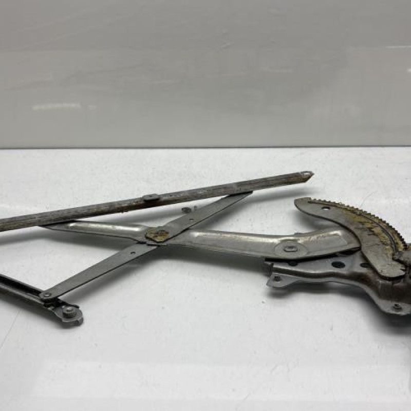 Leve vitre electrique avant gauche SUZUKI SWIFT 3 Photo n°6