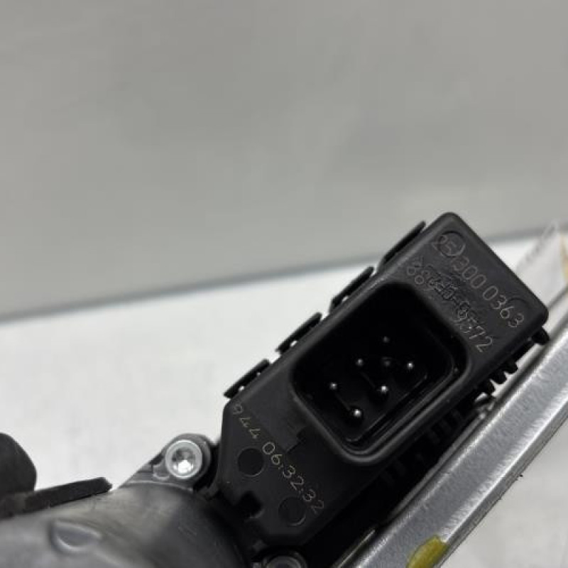 Leve vitre electrique arriere gauche OPEL ASTRA H Photo n°3