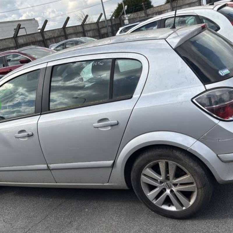 Leve vitre electrique arriere gauche OPEL ASTRA H Photo n°12