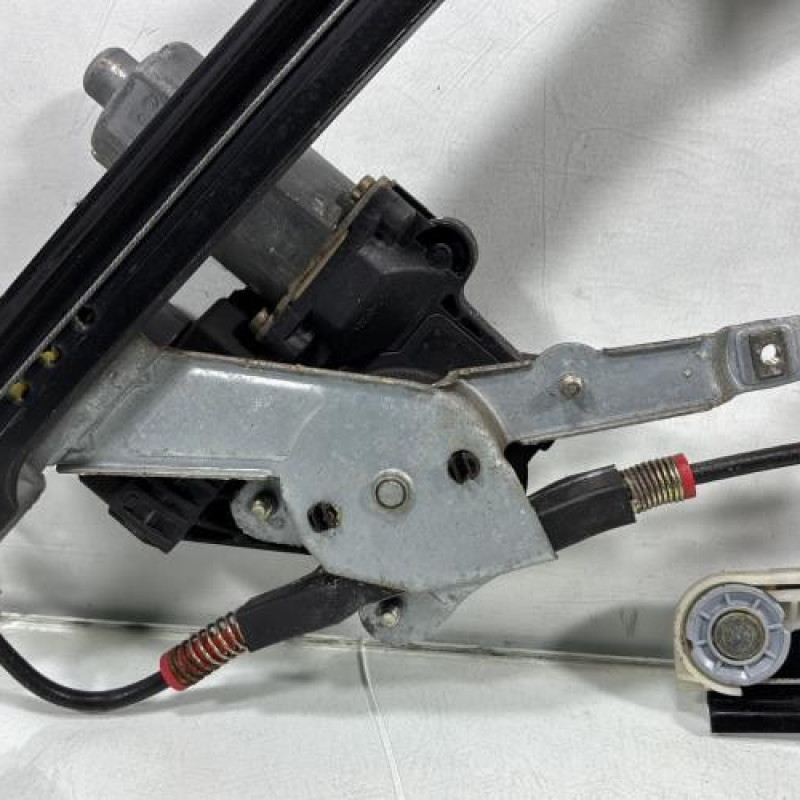 Leve vitre electrique avant gauche FORD MONDEO 2 Photo n°4