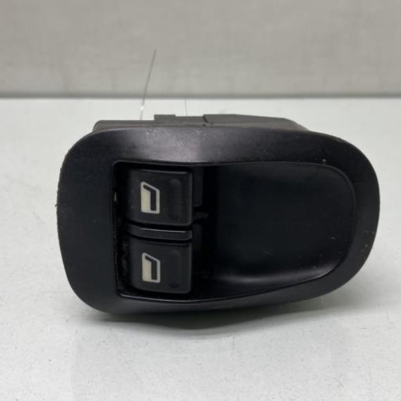 Interrupteur de leve vitre avant gauche PEUGEOT 206+ Photo n°1