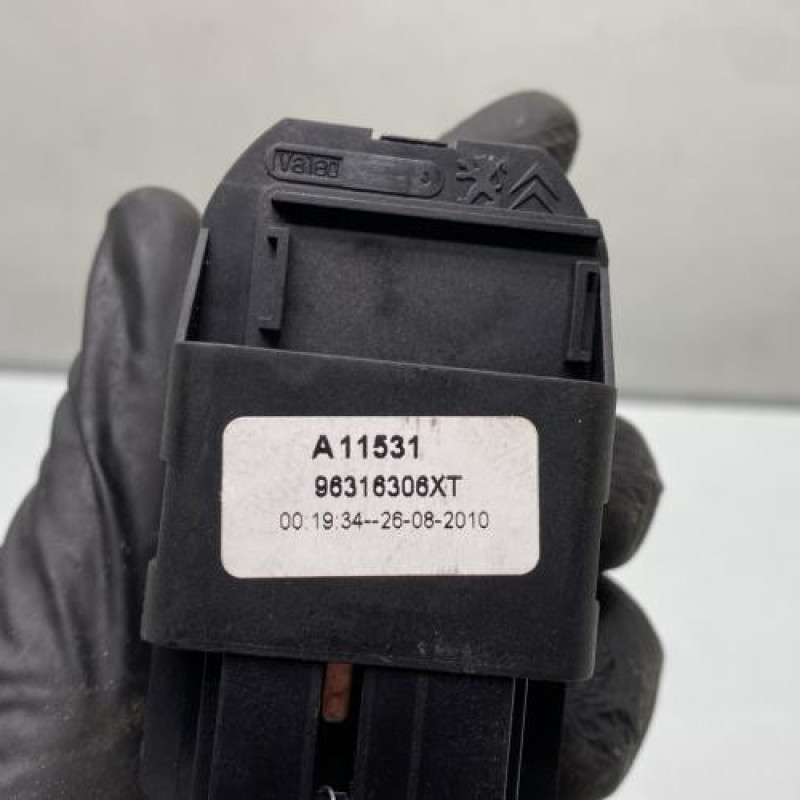 Interrupteur de leve vitre avant gauche PEUGEOT 206+ Photo n°4