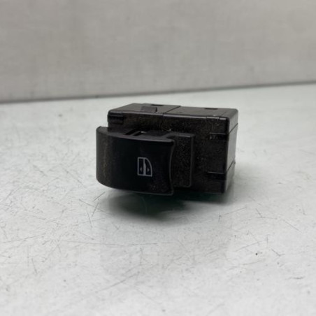 Interrupteur de leve vitre avant droit RENAULT KOLEOS 1 Photo n°1