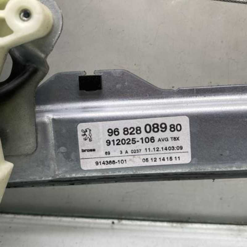 Leve vitre electrique avant gauche PEUGEOT 3008 1 Photo n°4