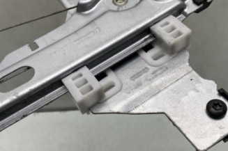 Leve vitre electrique avant gauche PEUGEOT 3008 1