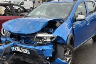 DACIA SANDERO 2 PHASE 2 0.9i - 12V TURBO TCE 90 Photo n°1