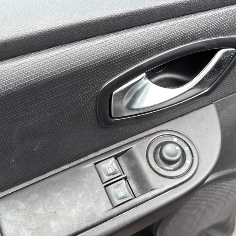 RENAULT CLIO 4 PHASE 1 1.5 DCI - 8V TURBO Photo n°10