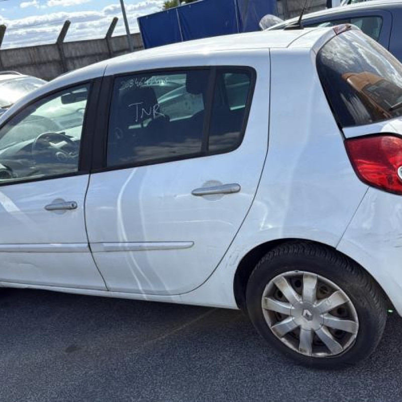 Anti brouillard gauche (feux) RENAULT CLIO 3 Photo n°10