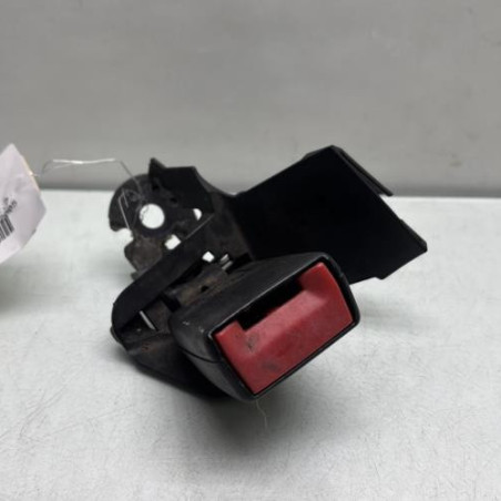 Attache ceinture arriere droit AUDI A6 3 Photo n°1