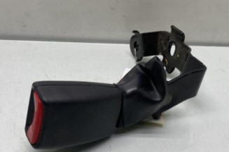 Attache ceinture arriere droit TOYOTA AVENSIS 2 Photo n°1