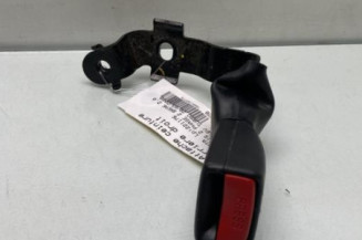 Attache ceinture arriere droit TOYOTA AVENSIS 2