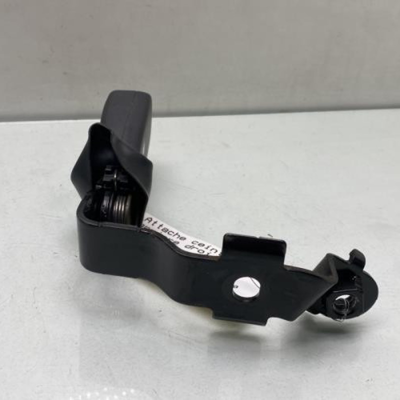 Attache ceinture arriere droit TOYOTA AVENSIS 2 Photo n°3