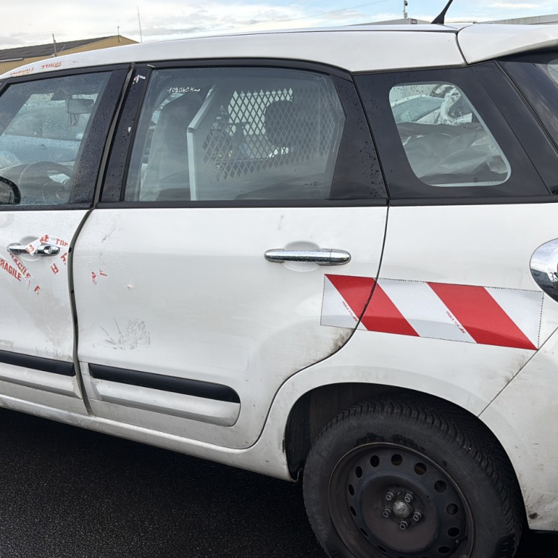 FIAT 500L LIVING PHASE 1 0.9i - 8V TURBO TWINAIR Photo n°6