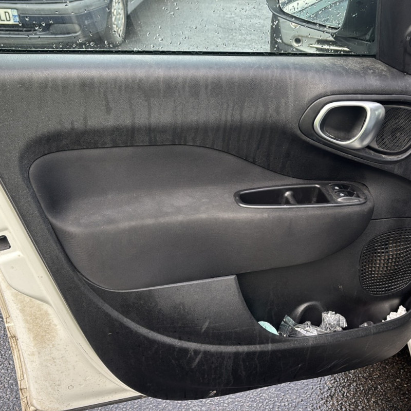 FIAT 500L LIVING PHASE 1 0.9i - 8V TURBO TWINAIR Photo n°9