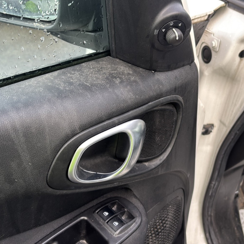 FIAT 500L LIVING PHASE 1 0.9i - 8V TURBO TWINAIR Photo n°10