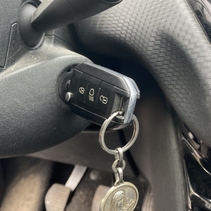 PEUGEOT 2008 1 PHASE 1 1.6 BLUE HDI - 8V TURBO Photo n°10