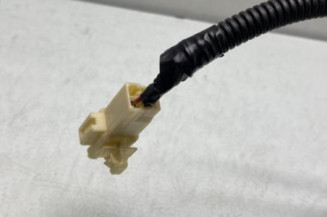 Attache ceinture avant droit TOYOTA AVENSIS 2