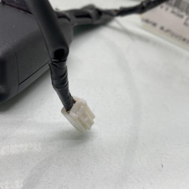 Attache ceinture avant droit TOYOTA AVENSIS 2 Photo n°5