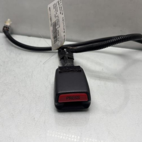 Attache ceinture avant gauche TOYOTA AVENSIS 2