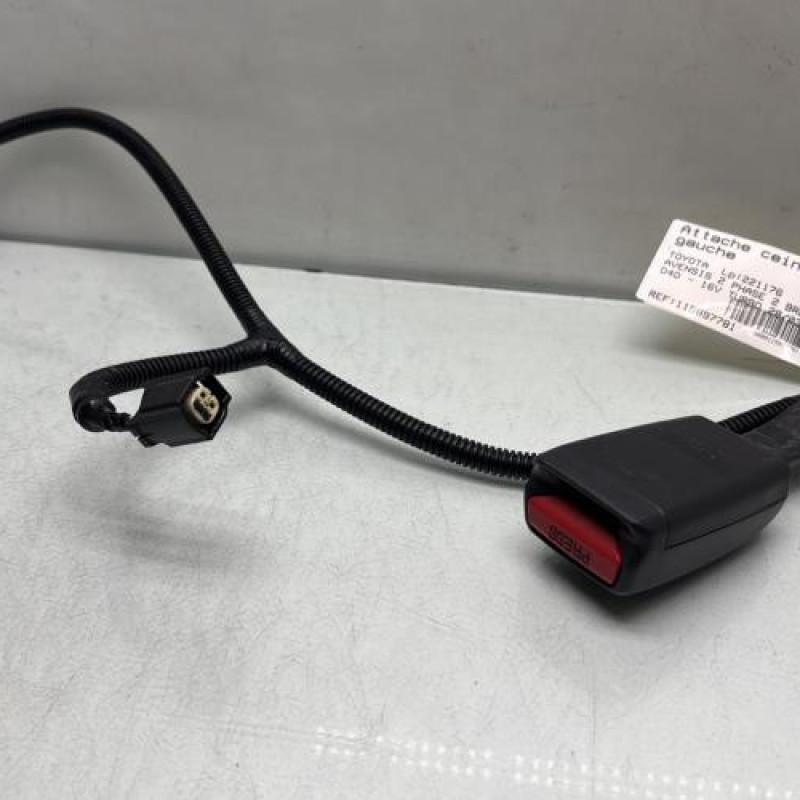 Attache ceinture avant gauche TOYOTA AVENSIS 2 Photo n°3