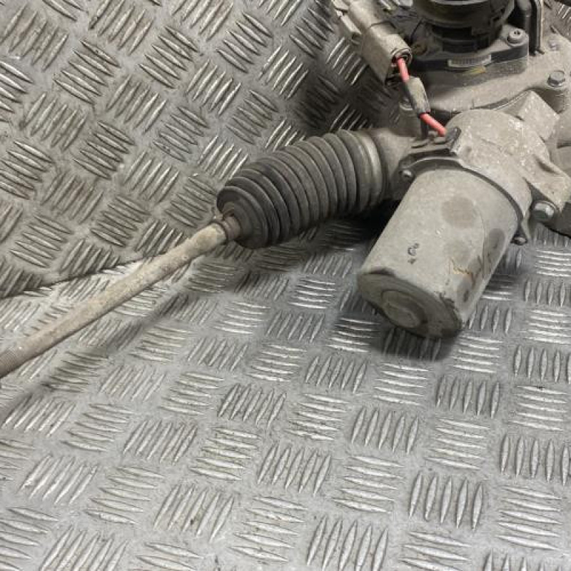 Cremaillere assistee SUZUKI SWIFT 3 Photo n°2