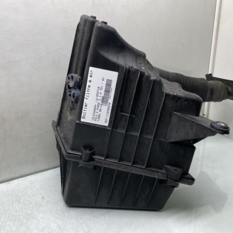 Boitier filtre a air VOLKSWAGEN POLO 4 Photo n°3