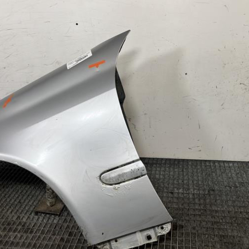 Aile avant gauche MERCEDES CLASSE C 203 COUPE SPORT Photo n°9