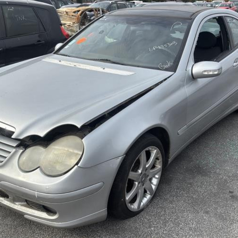 Aile avant gauche MERCEDES CLASSE C 203 COUPE SPORT Photo n°11