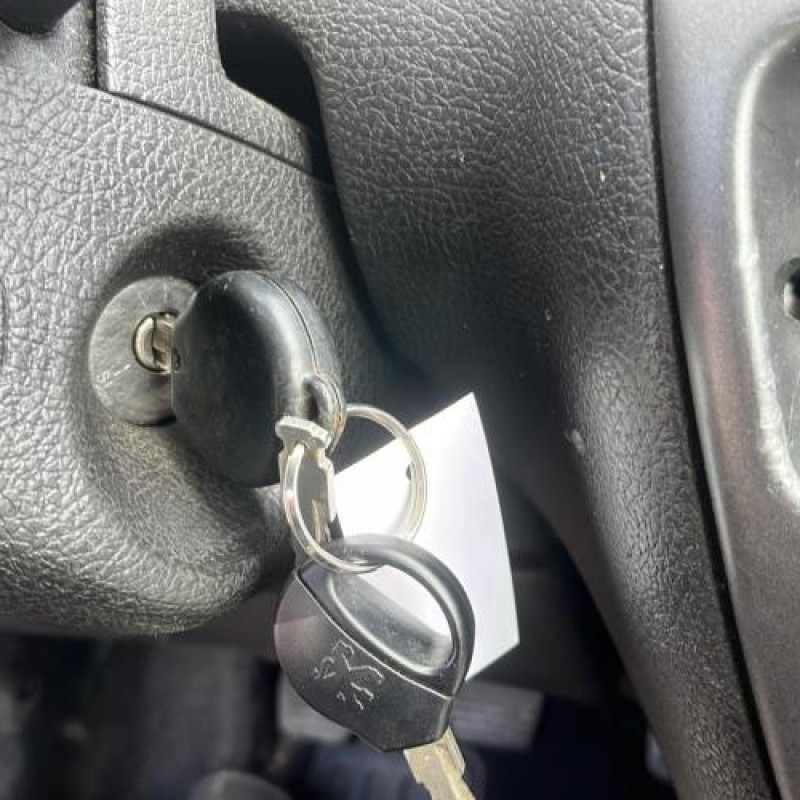 Malle/Hayon arriere PEUGEOT 206 Photo n°14