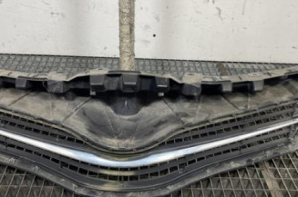 Calandre TOYOTA YARIS 3 Photo n°1