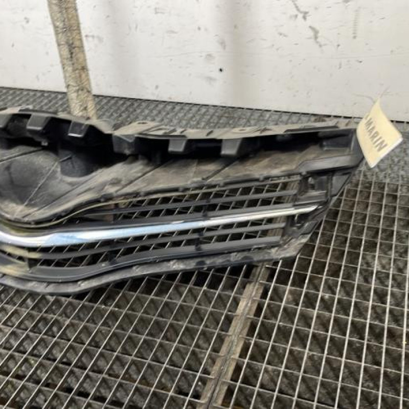 Calandre TOYOTA YARIS 3 Photo n°3