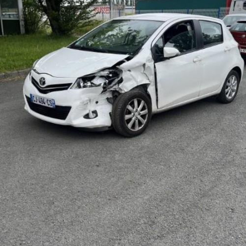 Calandre TOYOTA YARIS 3 Photo n°7