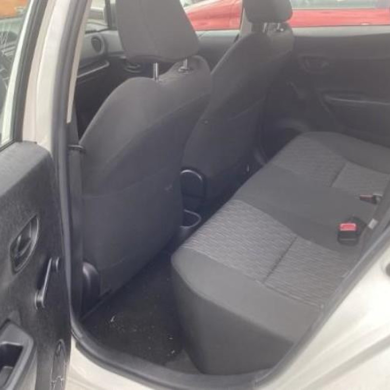 Calandre TOYOTA YARIS 3 Photo n°17