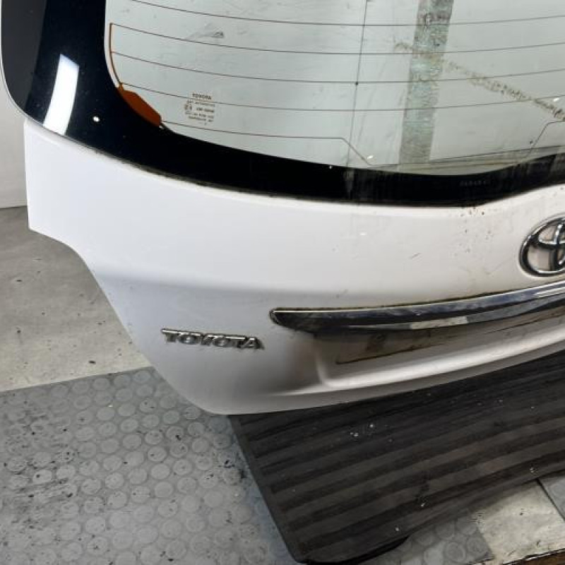 Malle/Hayon arriere TOYOTA YARIS 3 Photo n°5