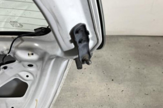 Malle/Hayon arriere TOYOTA YARIS 3