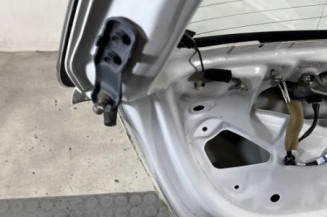 Malle/Hayon arriere TOYOTA YARIS 3